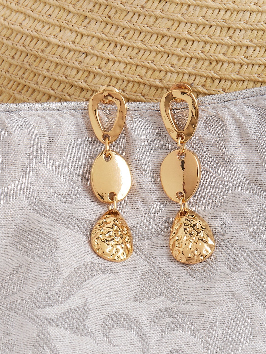 Gold Tonned drop shaped dangler earings